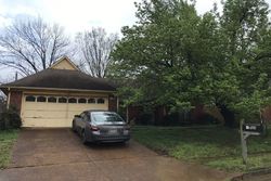 Pre-foreclosure in  BASSETT HALL DR Memphis, TN 38125