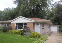 Pre-foreclosure in  S PRESIDENT ST Wheaton, IL 60189