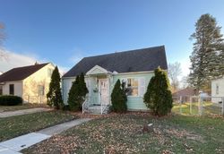 Pre-foreclosure in  SUMMERDALE AVE Rockford, IL 61101
