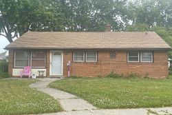 Pre-foreclosure in  JOHANNA CT Riverview, MI 48193