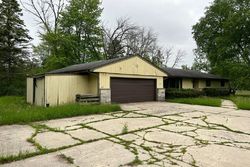 Pre-foreclosure in  N PINEHURST CIR Thiensville, WI 53092