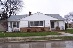 Pre-foreclosure in  W GRANT ST Milwaukee, WI 53219