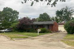 Pre-foreclosure in  CHURCH CT Harper Woods, MI 48225