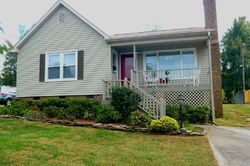 Pre-foreclosure in  MARINA LN Mooresville, NC 28117