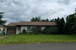 Pre-foreclosure in  NE 86TH AVE Portland, OR 97220