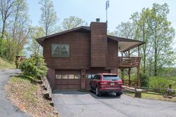 Pre-foreclosure in  MISTY MOUNTAIN RD Franklin, NC 28734
