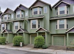 Pre-foreclosure in  SW PICKLEWEED LN Portland, OR 97224