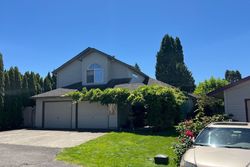 Pre-foreclosure in  SE HACIENDA CIR Gresham, OR 97080