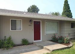 Pre-foreclosure in  39TH AVE NE Salem, OR 97301