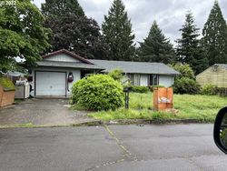 Pre-foreclosure in  SE ANKENY CIR Portland, OR 97233