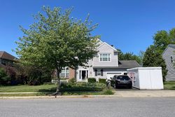 Pre-foreclosure in  JERVIN DR Allentown, PA 18104
