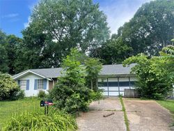 Pre-foreclosure in  DOGWOOD LN Fairview Heights, IL 62208