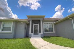 Pre-foreclosure in  NW HOPKINS AVE Port Saint Lucie, FL 34986
