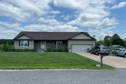 Pre-foreclosure in  RUSHING CREEK LN Henderson, TN 38340