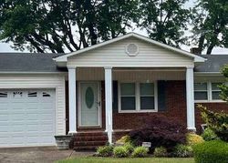 Pre-foreclosure in  MCDOWELL DR Boiling Springs, SC 29316