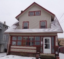 Pre-foreclosure in  E BROOKSIDE AVE Akron, OH 44301