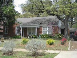 Pre-foreclosure in  GOLDENROD AVE Fort Worth, TX 76111