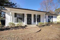 Pre-foreclosure in  GREENVIEW RD Collierville, TN 38017