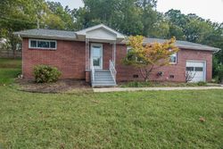 Pre-foreclosure in  MAPLE DR Knoxville, TN 37918