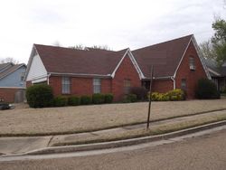 Pre-foreclosure in  HEATHERWOOD DR Memphis, TN 38141