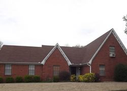 Pre-foreclosure in  HEATHERWOOD DR Memphis, TN 38141