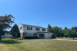 Pre-foreclosure in  WAGON WHEEL LN Lansing, MI 48917