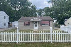 Pre-foreclosure in  POMPTON CIR Lansing, MI 48910