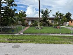 Pre-foreclosure in  SW 297TH TER Homestead, FL 33033