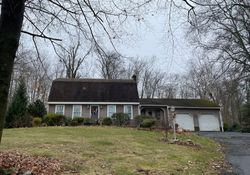 Pre-foreclosure in  THOMPSON RD Berlin, CT 06037