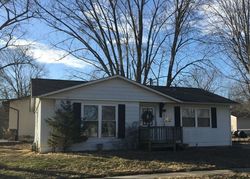 Pre-foreclosure Listing in GAWAIN DR TROY, IL 62294