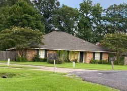 Pre-foreclosure in  E MARLIN DR Baton Rouge, LA 70818