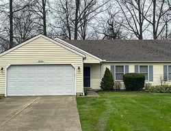 Pre-foreclosure in  CANDLEWOOD DR Avon, OH 44011