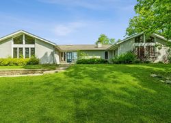 Pre-foreclosure in  W LAKEVIEW DR N Wauconda, IL 60084