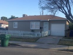 Pre-foreclosure in  LINCOLN AVE Bakersfield, CA 93308