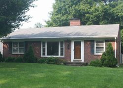 Pre-foreclosure in  BEECHWOOD RD Louisville, KY 40207