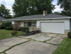 Pre-foreclosure in  CASTLE DR Fort Wayne, IN 46816