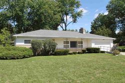 Pre-foreclosure in  CASTLE DR Fort Wayne, IN 46816