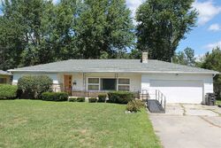  Castle Dr, Fort Wayne IN