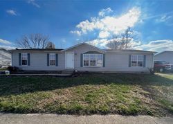 Pre-foreclosure in  FALL VALLEY DR Columbus, IN 47203