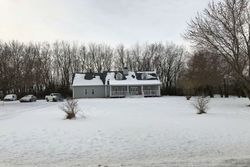 Pre-foreclosure in  CYNTHEANNE RD Noblesville, IN 46060