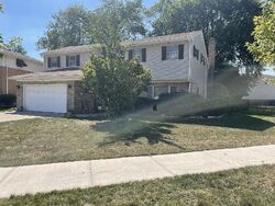 Pre-foreclosure in  WINSTON CT Melrose Park, IL 60160
