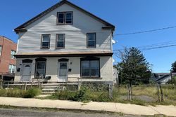 Pre-foreclosure in  OMEGA AVE Bridgeport, CT 06606