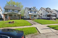 Pre-foreclosure in  S PARKWAY DR Cleveland, OH 44105
