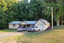 Pre-foreclosure in  THOMPSON FALLS RD Arab, AL 35016