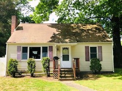 Pre-foreclosure in  BUCKINGHAM AVE Milford, CT 06460