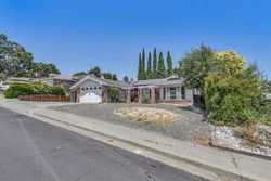 Pre-foreclosure in  SANDSTONE DR Vacaville, CA 95688