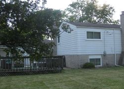 Pre-foreclosure in  CASTLETON DR Troy, MI 48083