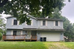 Pre-foreclosure in  ROBINDALE AVE Akron, OH 44312