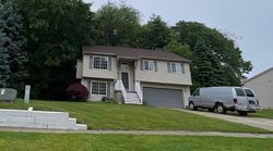 Pre-foreclosure in  FEATHER LN Waterford, MI 48327