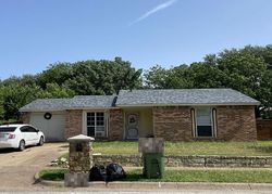 Pre-foreclosure in  E TIMBERVIEW LN Arlington, TX 76014